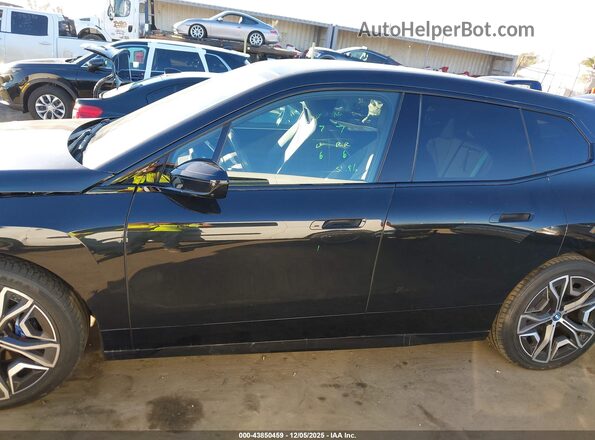 WB533CF0XPCM75947 2023 BMW IX Black 