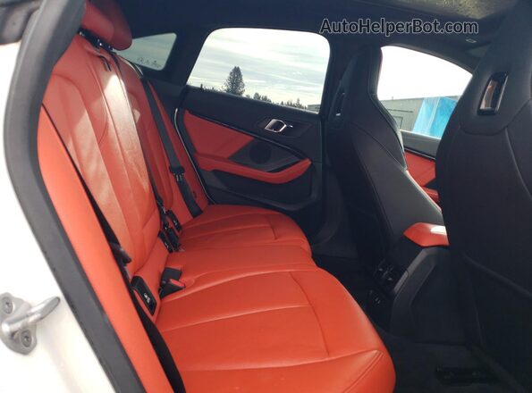 WBA13AL05N7K40864 2022 BMW M2 Белый Вид задних сидений