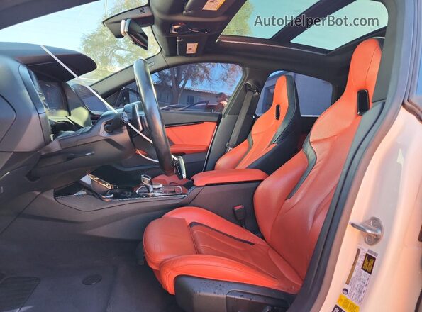 WBA13AL09N7J86405 2022 BMW M2 Белый Вид салона спереди