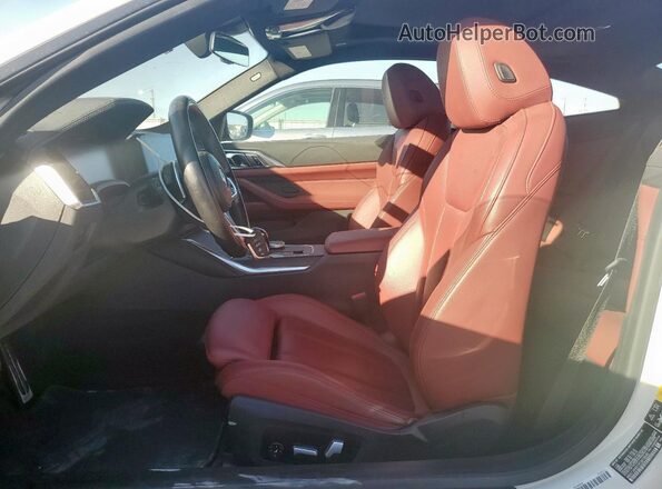 WBA13AR01PCM18500 2023 BMW M4 Белый Вид салона спереди