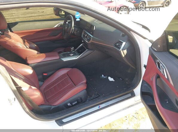 WBA13AR0XMCF77157 2021 BMW M4 Белый Вид салона спереди