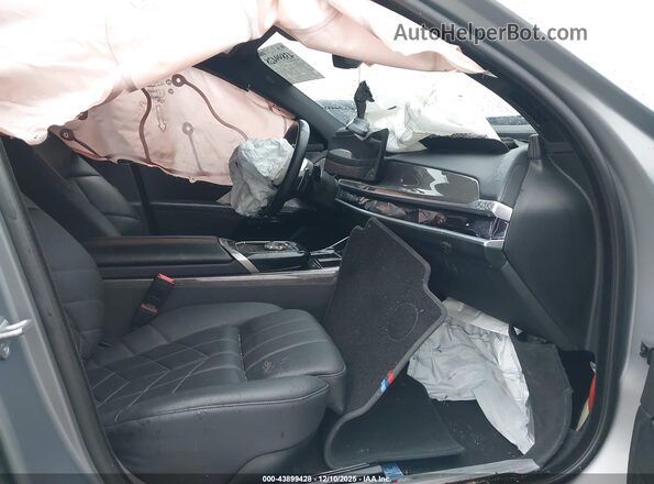 WBA33EJ0XRCP00908 2024 BMW OTHER Gray წინა სალონის ხედი