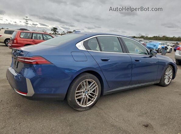 WBA53FJ09RCR06624 2024 BMW 5 SERIES Синий Задняя правая четверть