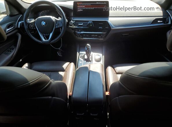 WBA73BJ0XMCF44946 2021 BMW 5 SERIES Белый Вид панели приборов
