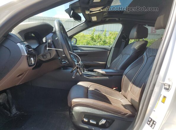 WBA73BJ0XMCF44946 2021 BMW 5 SERIES Белый Вид салона спереди