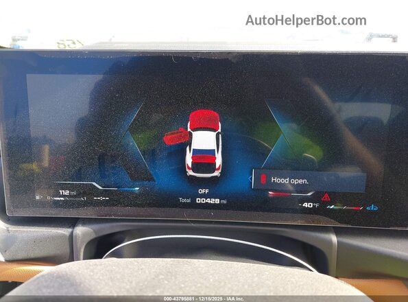 WBA73DA0XTCV08519 2026 BMW M4 White Vista de los asientos traseros