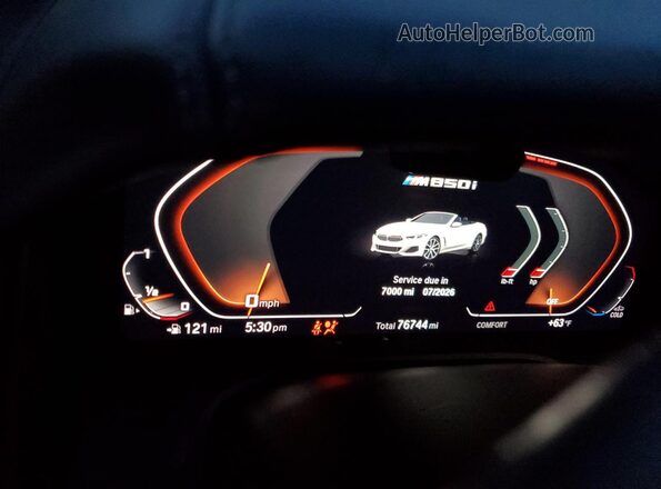 WBAFY4C55KBX39015 2019 BMW M8 Белый Вид щитка приборов