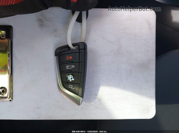 WBAHF3C01SWY44558 2025 BMW Z4 White Առջևի վահանակի տեսք