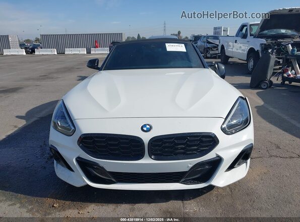 WBAHF3C01SWY44558 2025 BMW Z4 White Սարքավորումների վահանակի տեսք