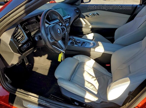 WBAHF3C53KWW25841 2019 BMW Z4 Red Widok wnętrza z przodu