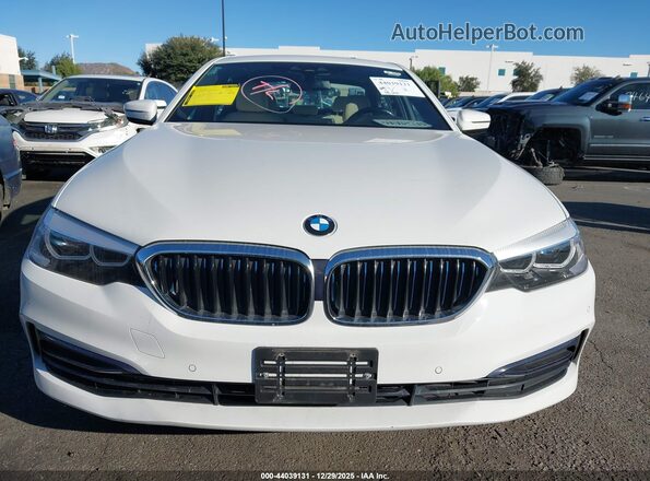 WBAJA9C58KB388709 2019 BMW 5 SERIES Белый Вид щитка приборов