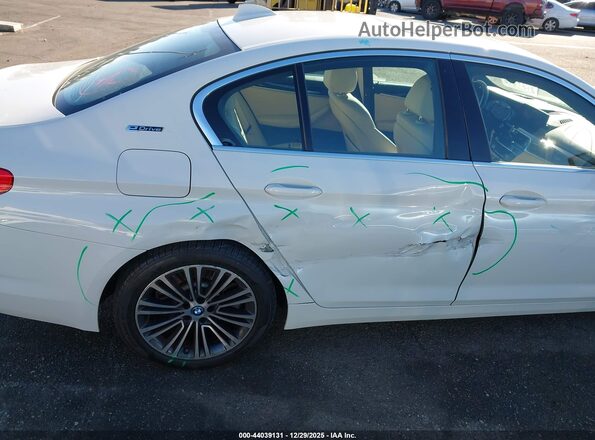 WBAJA9C58KB388709 2019 BMW 5 SERIES Белый Вид спереди