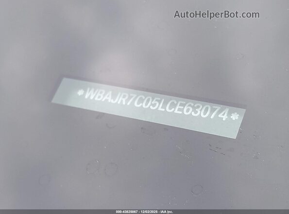 WBAJR7C05LCE63074 2020 BMW 5 SERIES Белый Вид подкапотного пространства
