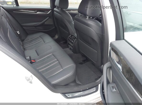 WBAJR7C05LCE63074 2020 BMW 5 SERIES Белый Вид наклейки с VIN-кодом