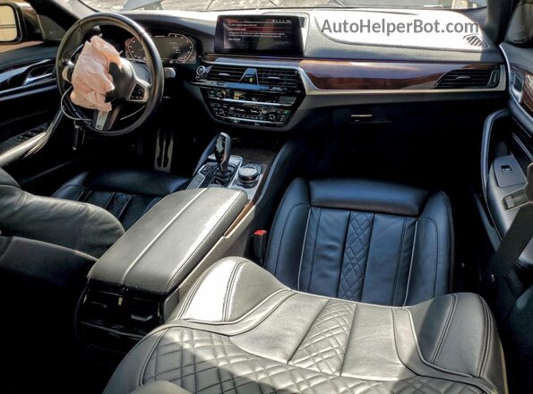 WBAJS7C03LCE13617 2020 BMW M5 Gray Առջևի վահանակի տեսք