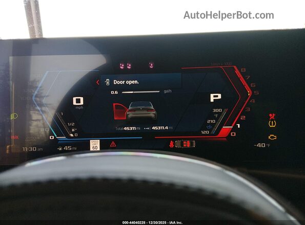 WBS33AY03PFN37704 2023 BMW M3 Серый Вид задних сидений