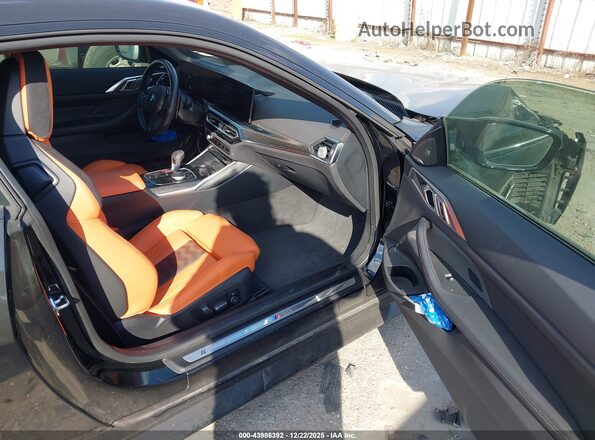 WBS33AZ0XRCN76079 2024 BMW M4 Черный Вид салона спереди
