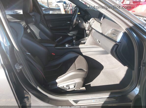 WBS8M9C58J5J79159 2018 BMW M3 Серый Вид салона спереди