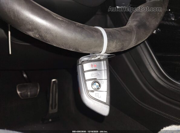 WBSAE0C06LCD45307 2020 BMW M8 Gray Вид панелі приладів