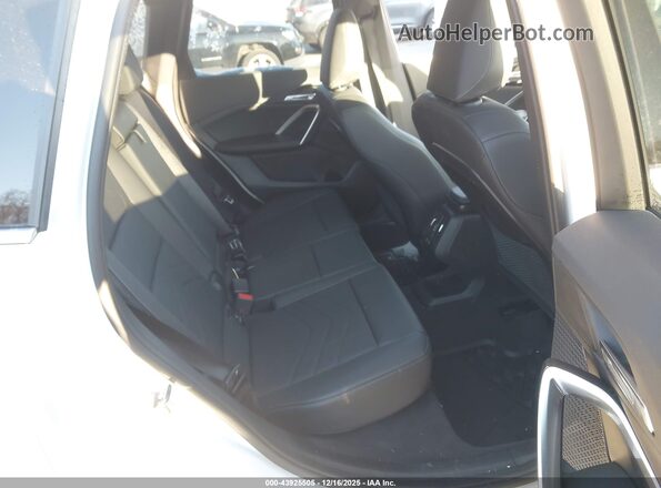 WBX73EF03R5Y69947 2024 BMW X1 Белый Вид наклейки с VIN-кодом