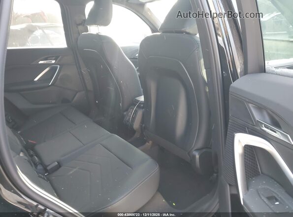 WBX73EF04T5407551 2026 BMW X1 Black Widok naklejki z numerem VIN