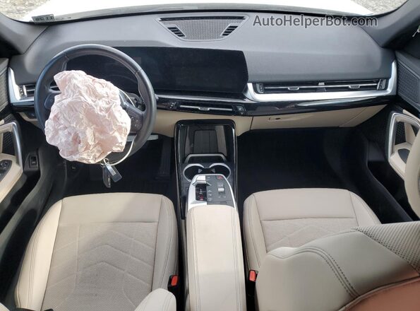 WBX73EF08P5X88441 2023 BMW X1 White Widok deski rozdzielczej