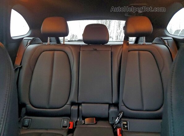 WBXHT3C37H5F74147 2017 BMW X1 Серый Вид задних сидений