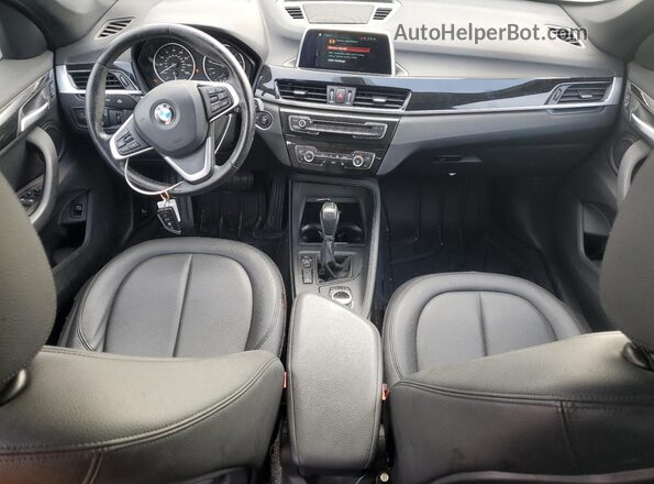 WBXHT3C38J5F89696 2018 BMW X1 Black Widok deski rozdzielczej