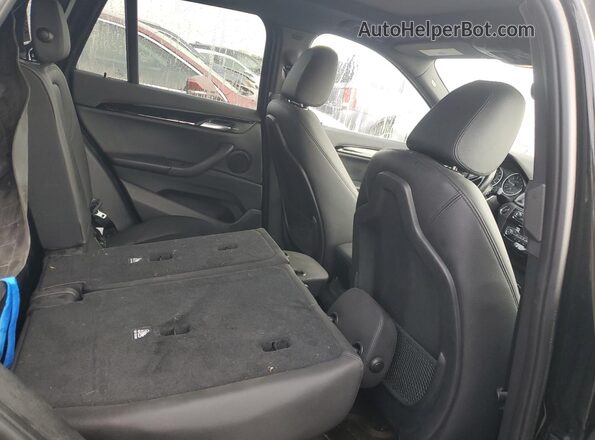 WBXHT3C38J5F89696 2018 BMW X1 Black Widok tylnych siedzeń