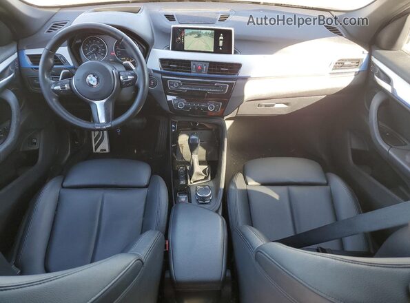 WBXHT3C39GP888575 2016 BMW X1 White Առջևի վահանակի տեսք