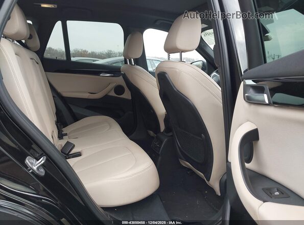 WBXHT3C52K5L37748 2019 BMW X1 Черный Вид наклейки с VIN-кодом
