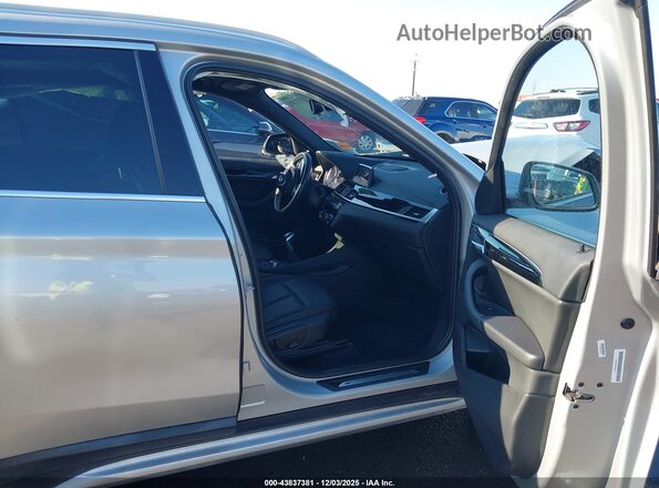 WBXHT3C59K3H35750 2019 BMW X1 Silver Սալոնի դիմացի տեսք