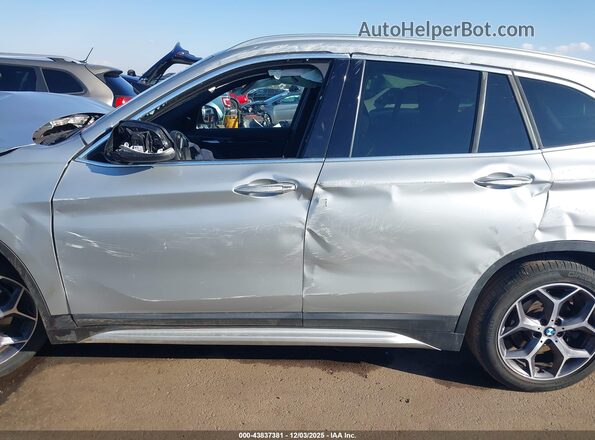 WBXHT3C59K3H35750 2019 BMW X1 Silver Սալոնի 360 աստիճան տեսք