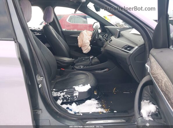 WBXHT3Z35G4A48028 2016 BMW X1 Pewter Вид салона спереди