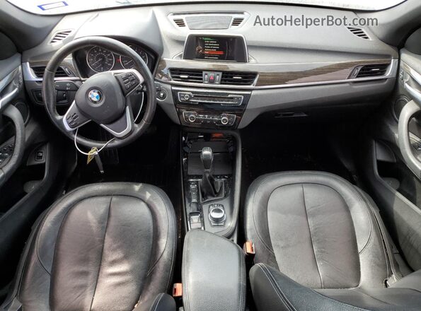 WBXHT3Z36G4A49348 2016 BMW X1 Серебряный Вид панели приборов