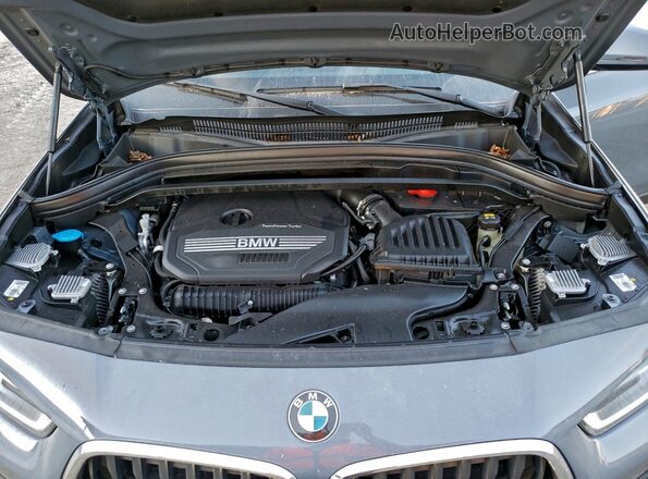 WBXYH9C05M5S06597 2021 BMW X2 Gray Vista del compartimento del motor