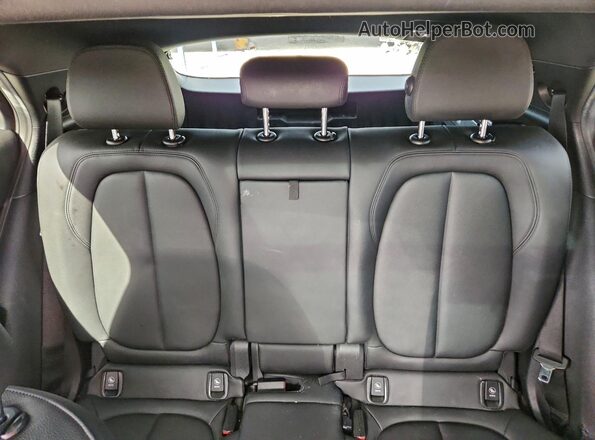WBXYJ3C52KEP77555 2019 BMW X2 White Widok tylnych siedzeń