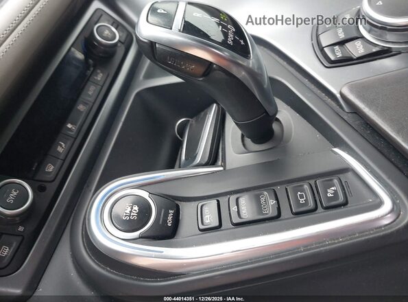 WBY2Z2C56GV675770 2016 BMW I8 Зеленый Вид панели приборов