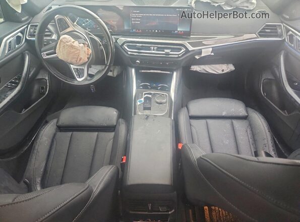 WBY33AW08RFS08749 2024 BMW I4 Silver Vista del salpicadero