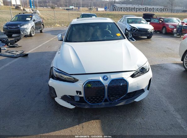 WBY43AW06RFR59594 2024 BMW I4 White Widok zestawu wskaźników