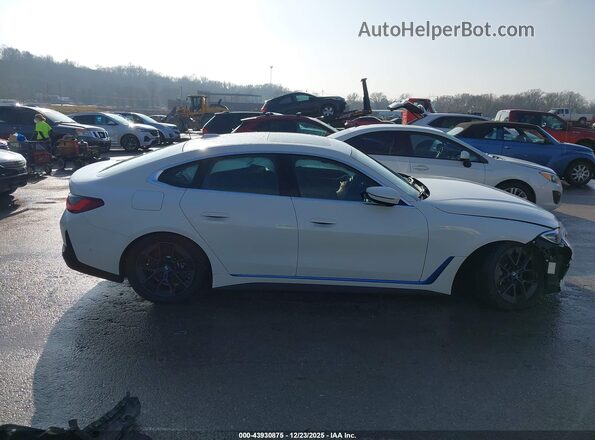 WBY43AW06RFR59594 2024 BMW I4 White Widok wnętrza z tyłu