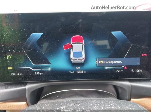 WBY43AW0XRFS24827 2024 BMW I4 Gray Vista de los asientos traseros