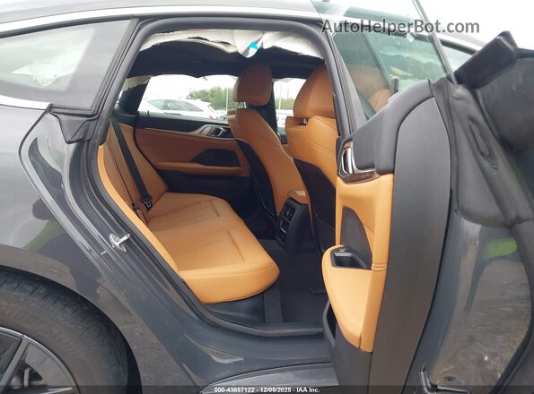 WBY43AW0XRFS24827 2024 BMW I4 Gray Vista de la etiqueta del VIN