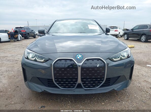 WBY43AW0XRFS24827 2024 BMW I4 Gray Vista del cuadro de instrumentos