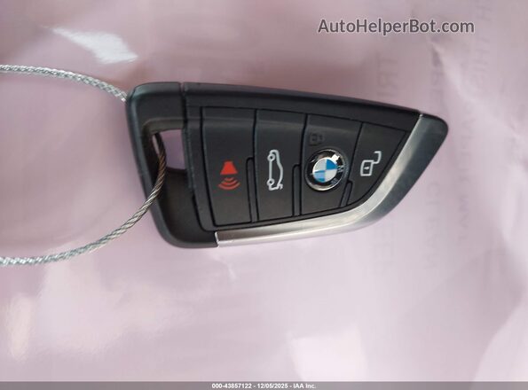 WBY43AW0XRFS24827 2024 BMW I4 Gray Vista del salpicadero