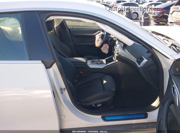 WBY73AW07PFR35248 2023 BMW I4 White Widok wnętrza z przodu