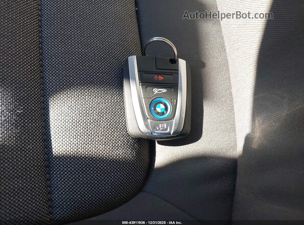 WBY8P2C00M7J75110 2021 BMW OTHER Gray Vista del salpicadero
