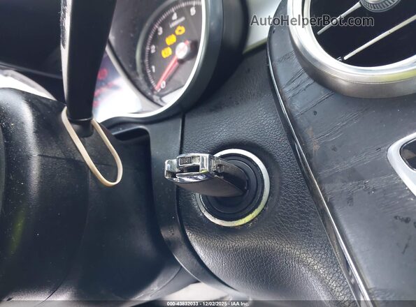 WDC0G4JB0HV004058 2017 MERCEDES-BENZ GLC 300 Серый Вид панели приборов