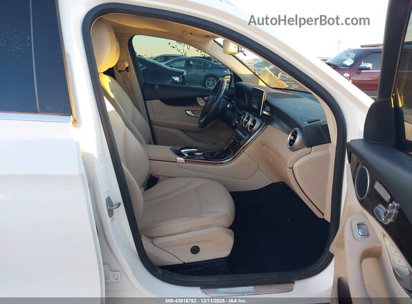 WDC0G4JB5GF083140 2016 MERCEDES-BENZ GLC 300 Белый Вид салона спереди