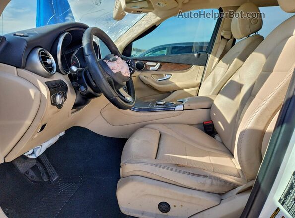 WDC0G4JB9K1000699 2019 MERCEDES-BENZ GLC-CLASS White Front interior view